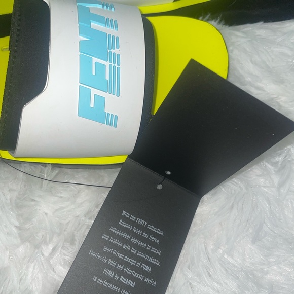Fenty surf Slides NWT - Picture 2 of 5